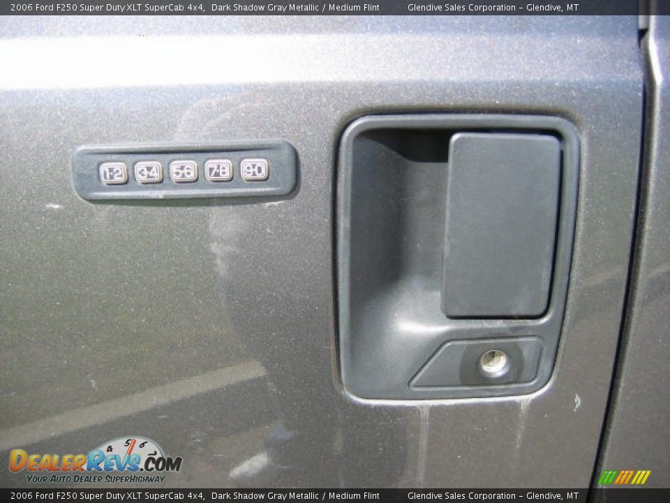 2006 Ford F250 Super Duty XLT SuperCab 4x4 Dark Shadow Gray Metallic / Medium Flint Photo #9
