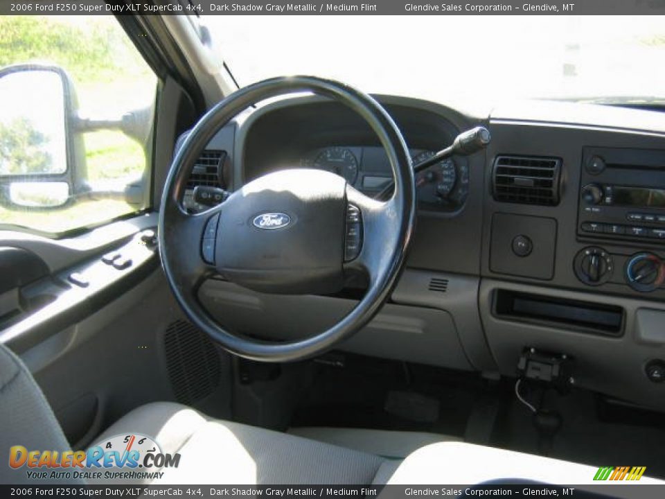 2006 Ford F250 Super Duty XLT SuperCab 4x4 Dark Shadow Gray Metallic / Medium Flint Photo #17