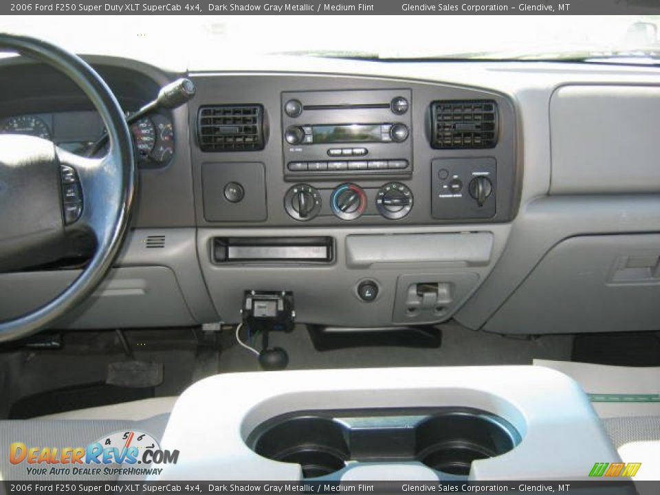 2006 Ford F250 Super Duty XLT SuperCab 4x4 Dark Shadow Gray Metallic / Medium Flint Photo #18