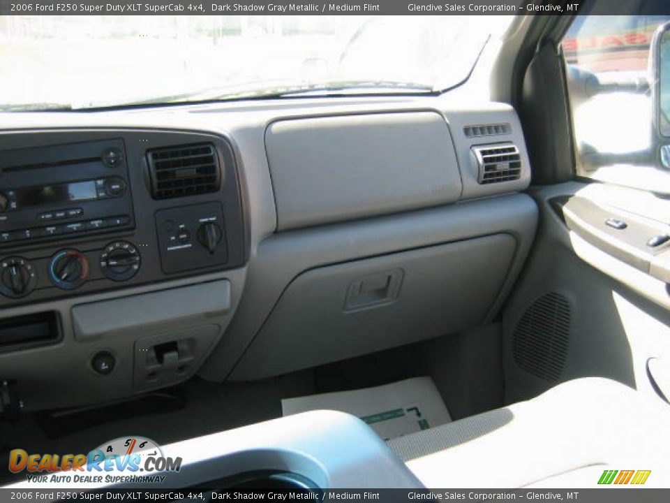 2006 Ford F250 Super Duty XLT SuperCab 4x4 Dark Shadow Gray Metallic / Medium Flint Photo #19