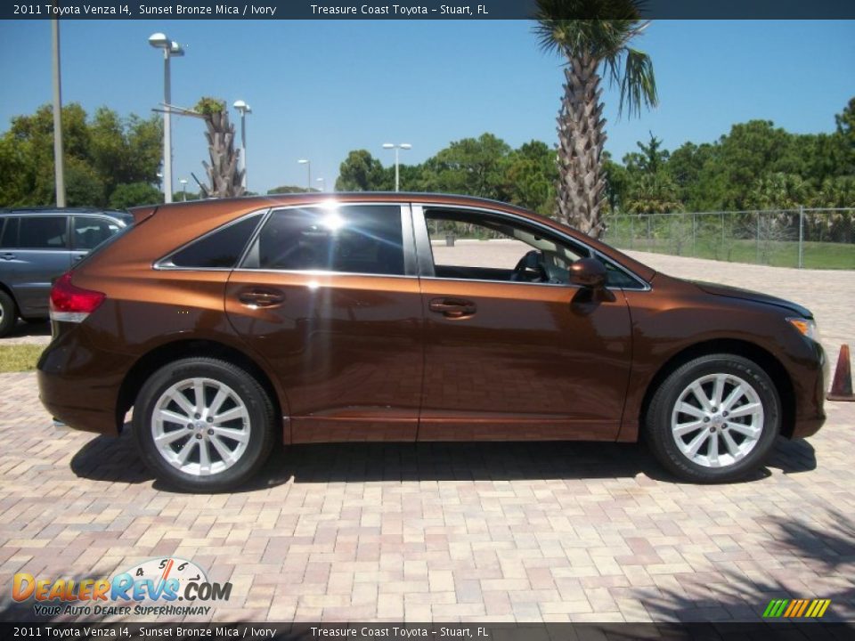 2011 Toyota Venza I4 Sunset Bronze Mica / Ivory Photo #1