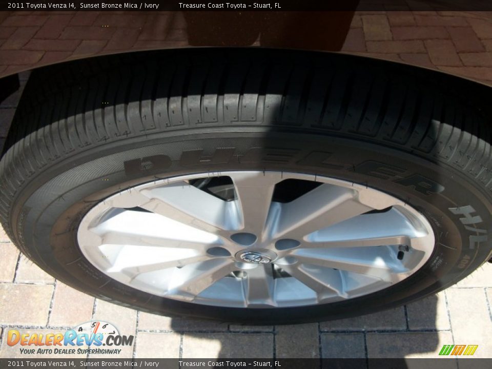 2011 Toyota Venza I4 Sunset Bronze Mica / Ivory Photo #3