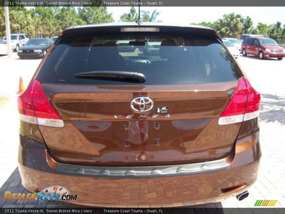 2011 Toyota Venza I4 Sunset Bronze Mica / Ivory Photo #4
