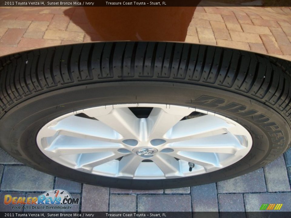 2011 Toyota Venza I4 Sunset Bronze Mica / Ivory Photo #7