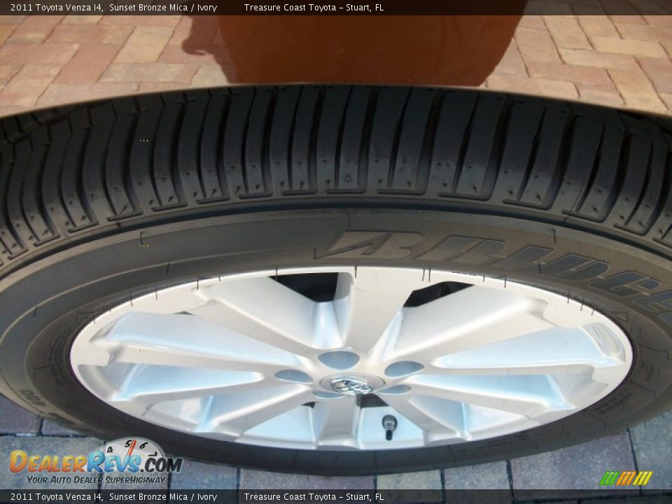 2011 Toyota Venza I4 Sunset Bronze Mica / Ivory Photo #8