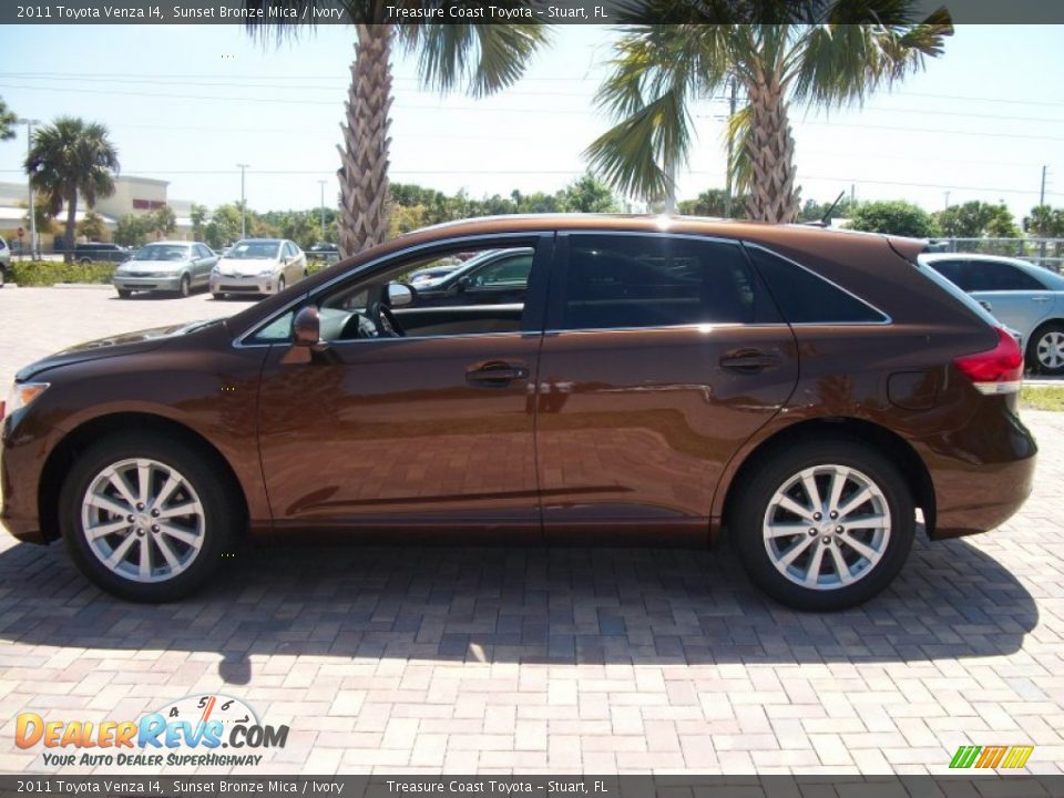 2011 Toyota Venza I4 Sunset Bronze Mica / Ivory Photo #9