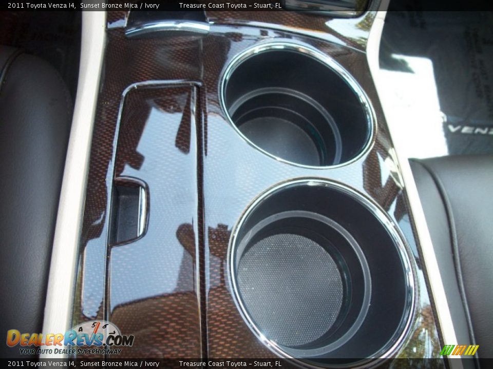 2011 Toyota Venza I4 Sunset Bronze Mica / Ivory Photo #23