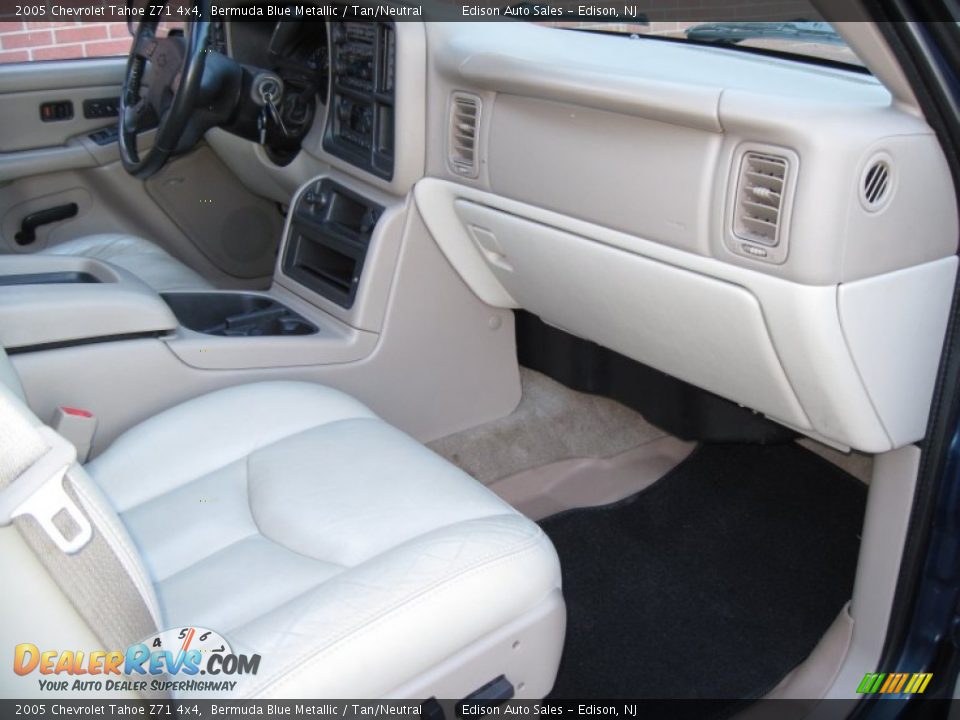 2005 Chevrolet Tahoe Z71 4x4 Bermuda Blue Metallic / Tan/Neutral Photo #17