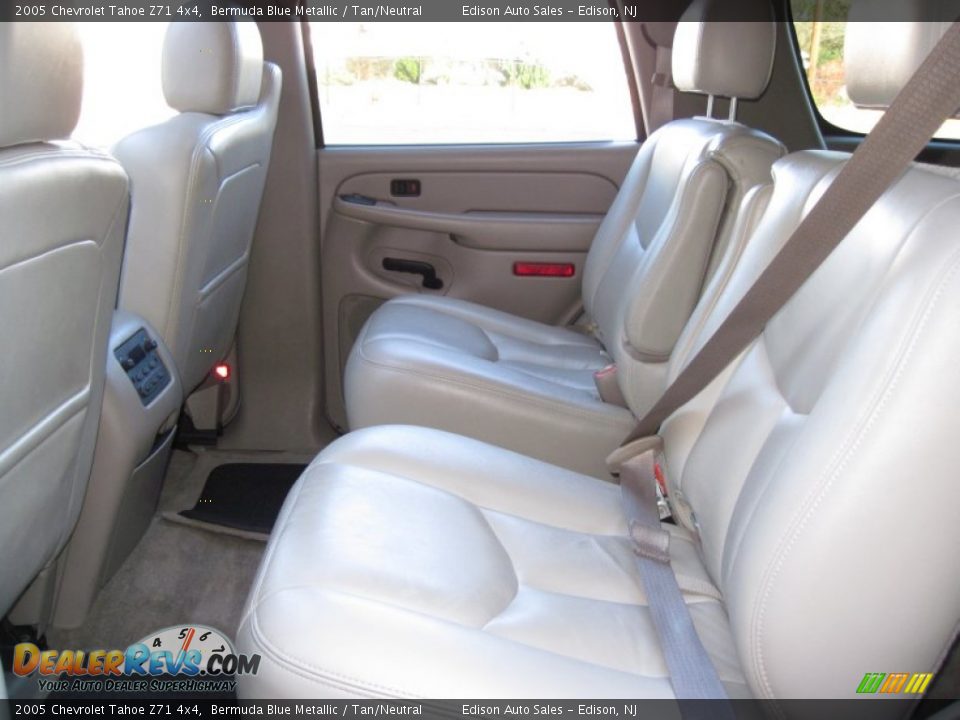 2005 Chevrolet Tahoe Z71 4x4 Bermuda Blue Metallic / Tan/Neutral Photo #18
