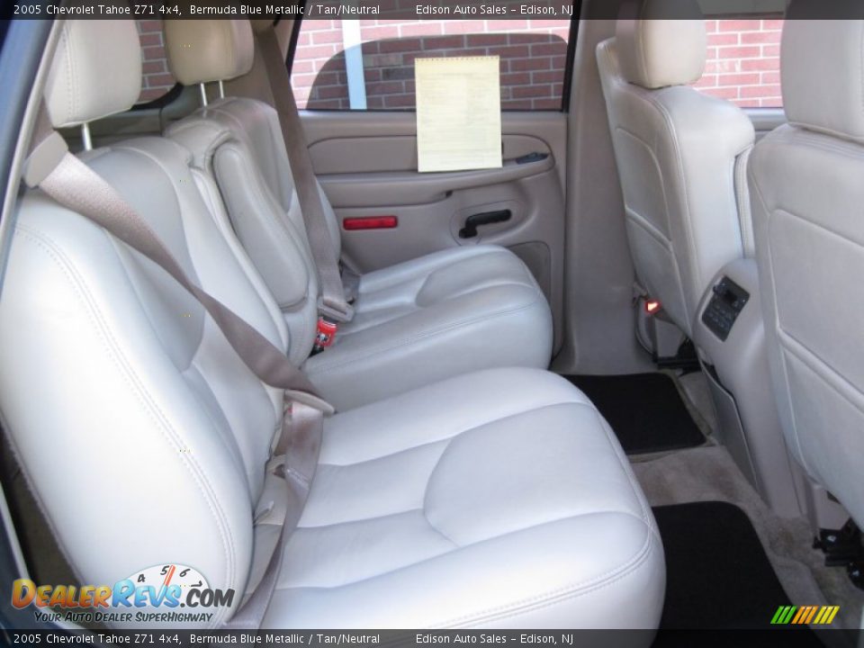 2005 Chevrolet Tahoe Z71 4x4 Bermuda Blue Metallic / Tan/Neutral Photo #19