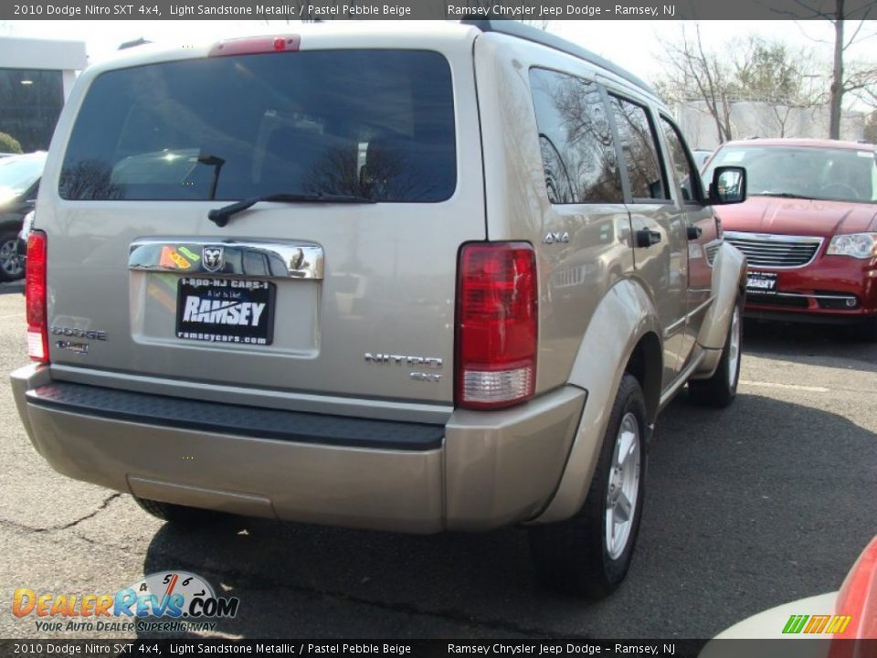 2010 Dodge Nitro SXT 4x4 Light Sandstone Metallic / Pastel Pebble Beige Photo #5