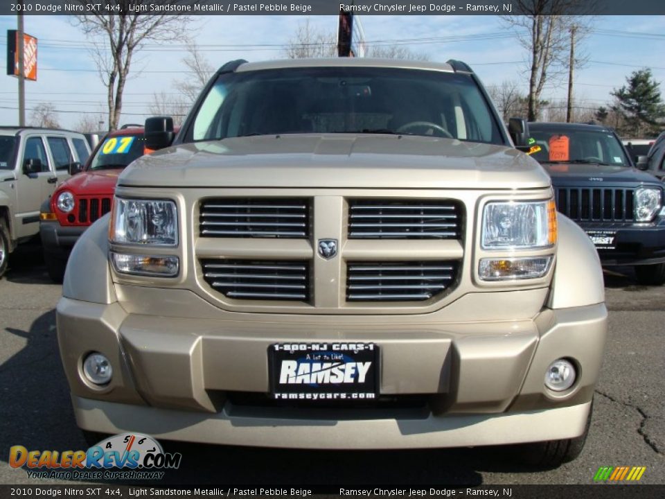 2010 Dodge Nitro SXT 4x4 Light Sandstone Metallic / Pastel Pebble Beige Photo #8
