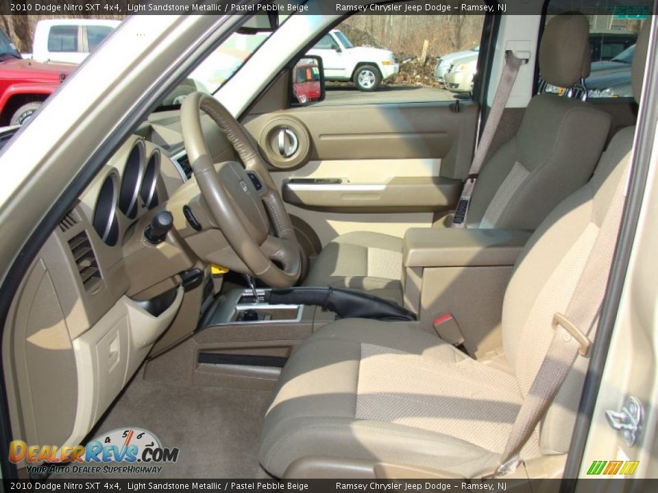 2010 Dodge Nitro SXT 4x4 Light Sandstone Metallic / Pastel Pebble Beige Photo #10