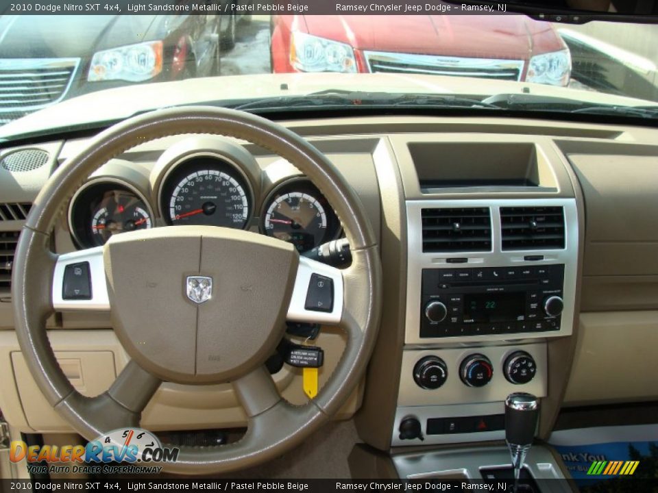 2010 Dodge Nitro SXT 4x4 Light Sandstone Metallic / Pastel Pebble Beige Photo #12