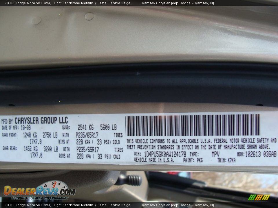 2010 Dodge Nitro SXT 4x4 Light Sandstone Metallic / Pastel Pebble Beige Photo #17