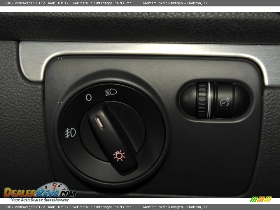 2007 Volkswagen GTI 2 Door Reflex Silver Metallic / Interlagos Plaid Cloth Photo #30