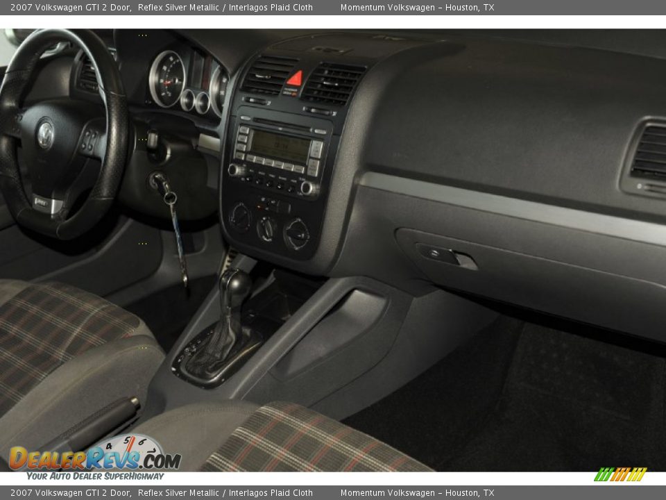 2007 Volkswagen GTI 2 Door Reflex Silver Metallic / Interlagos Plaid Cloth Photo #36