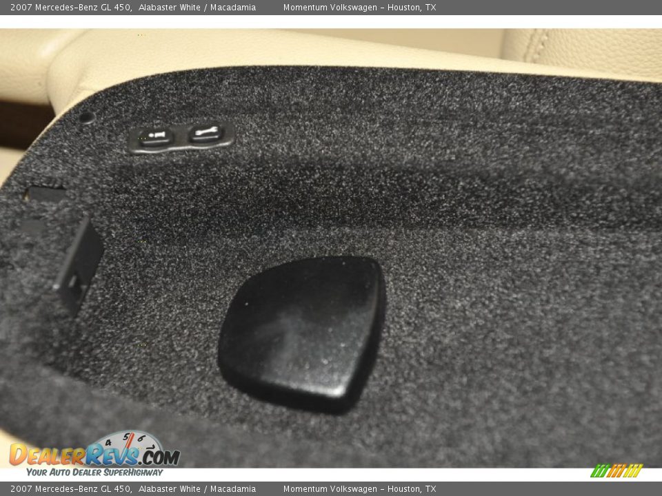 2007 Mercedes-Benz GL 450 Alabaster White / Macadamia Photo #29