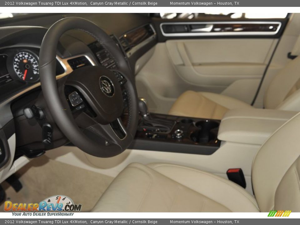 Cornsilk Beige Interior 2012 Volkswagen Touareg Tdi Lux 4xmotion Photo 11