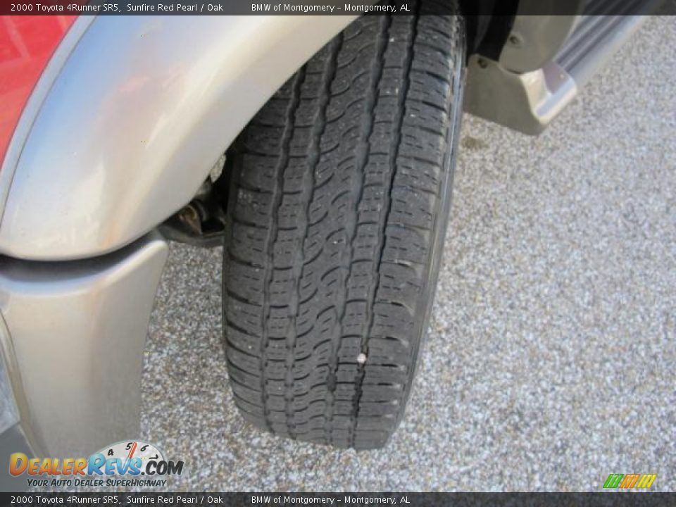 2000 Toyota 4Runner SR5 Sunfire Red Pearl / Oak Photo #12