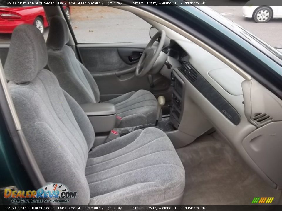 1998 Chevrolet Malibu Sedan Dark Jade Green Metallic / Light Gray Photo #17