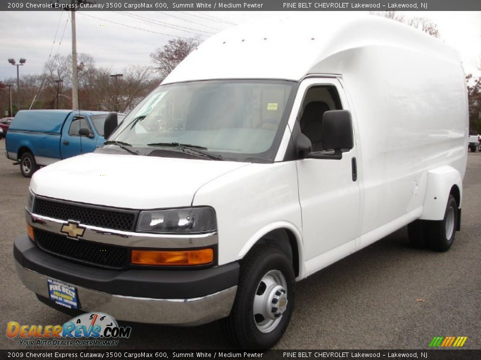 2009 Chevrolet Express Cutaway 3500 CargoMax 600 Summit White / Medium Pewter Photo #1