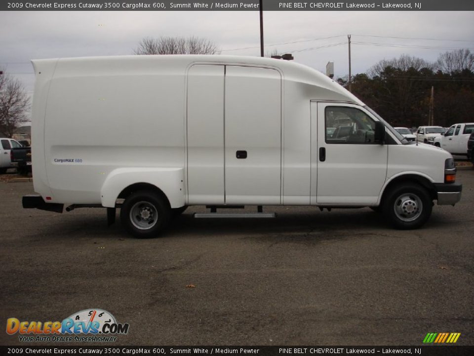 Summit White 2009 Chevrolet Express Cutaway 3500 CargoMax 600 Photo #4