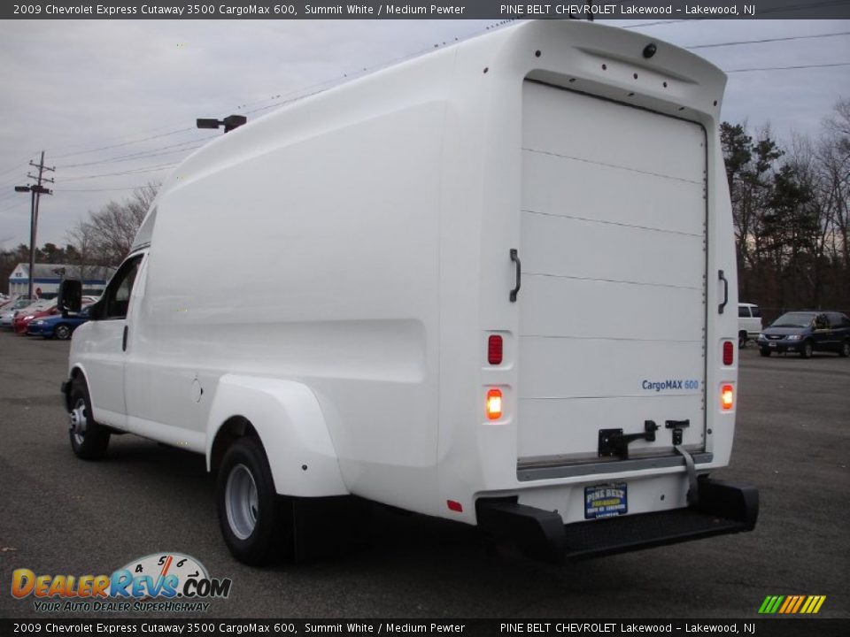 2009 Chevrolet Express Cutaway 3500 CargoMax 600 Summit White / Medium Pewter Photo #9