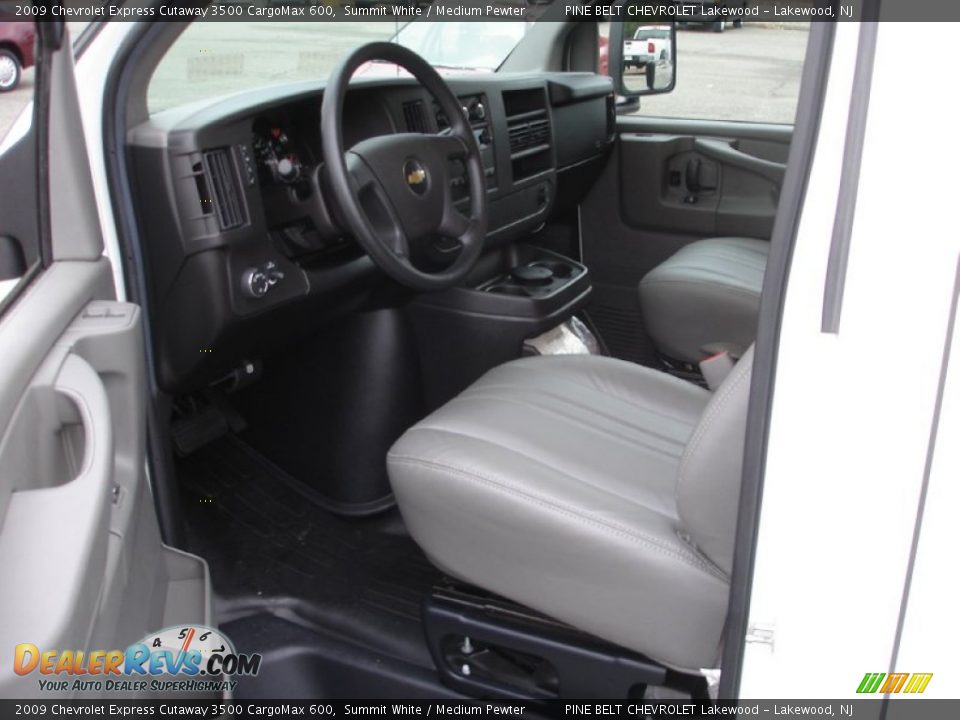 2009 Chevrolet Express Cutaway 3500 CargoMax 600 Summit White / Medium Pewter Photo #16