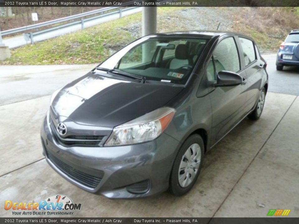 2012 Toyota Yaris LE 5 Door Magnetic Gray Metallic / Ash Gray Photo #5