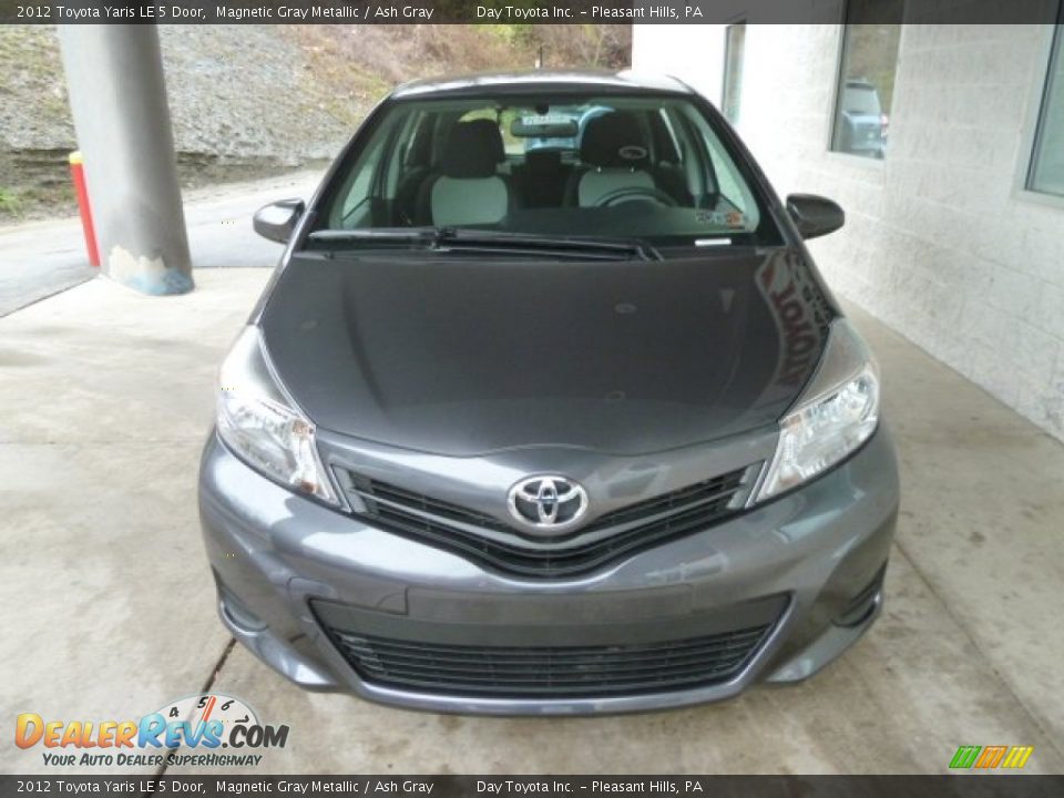 2012 Toyota Yaris LE 5 Door Magnetic Gray Metallic / Ash Gray Photo #6