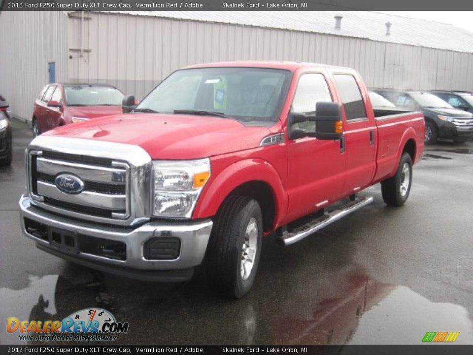 Front 3/4 View of 2012 Ford F250 Super Duty XLT Crew Cab Photo #1