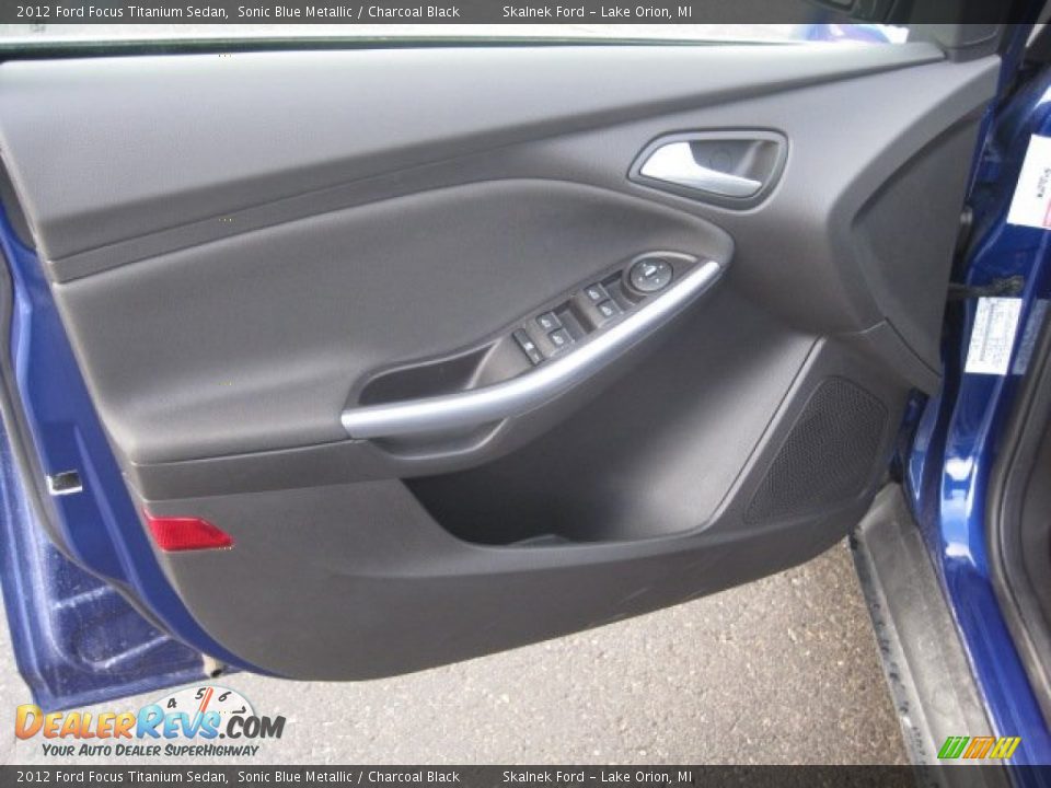 2012 Ford Focus Titanium Sedan Sonic Blue Metallic / Charcoal Black Photo #10