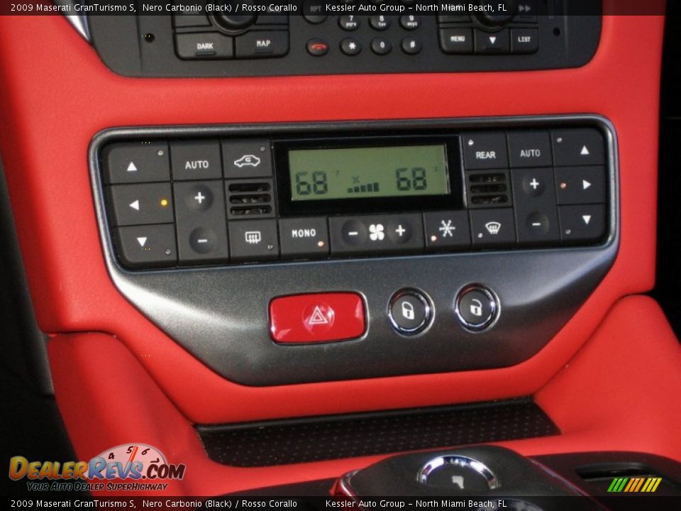 Controls of 2009 Maserati GranTurismo S Photo #29