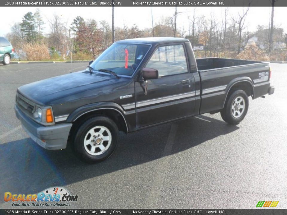 Front 3/4 View of 1988 Mazda B-Series Truck B2200 SE5 Regular Cab Photo #1