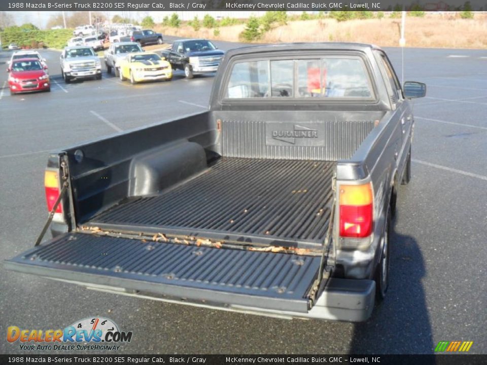 1988 Mazda B-Series Truck B2200 SE5 Regular Cab Black / Gray Photo #4