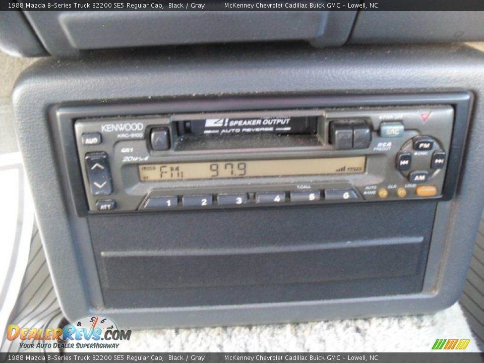 1988 Mazda B-Series Truck B2200 SE5 Regular Cab Black / Gray Photo #10