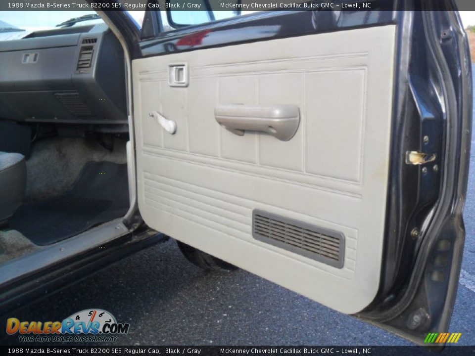 Door Panel of 1988 Mazda B-Series Truck B2200 SE5 Regular Cab Photo #14