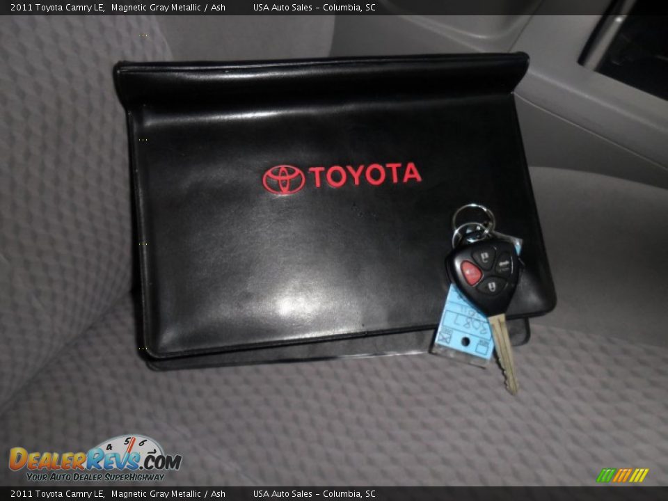 2011 Toyota Camry LE Magnetic Gray Metallic / Ash Photo #31