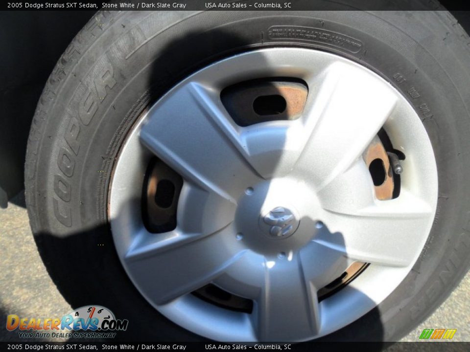 2005 Dodge Stratus SXT Sedan Stone White / Dark Slate Gray Photo #9
