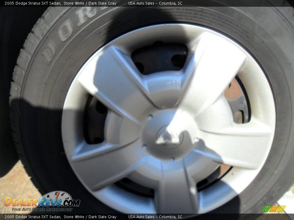 2005 Dodge Stratus SXT Sedan Stone White / Dark Slate Gray Photo #10