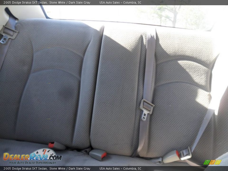 2005 Dodge Stratus SXT Sedan Stone White / Dark Slate Gray Photo #19