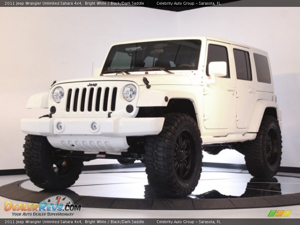 2011 Jeep Wrangler Unlimited Sahara 4x4 Bright White / Black/Dark Saddle Photo #3