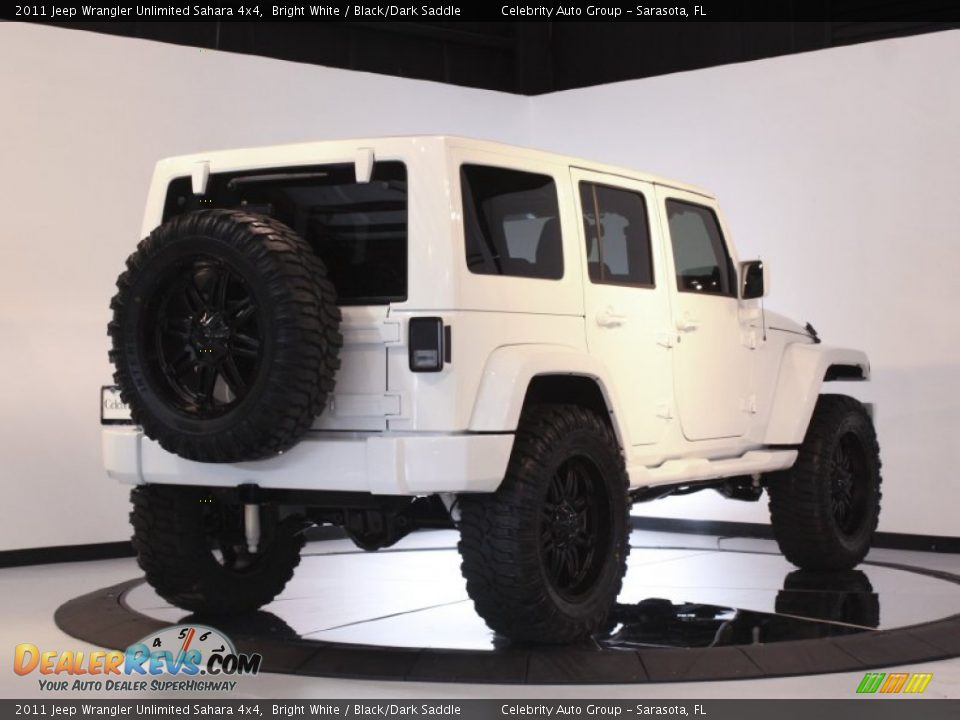 2011 Jeep Wrangler Unlimited Sahara 4x4 Bright White / Black/Dark Saddle Photo #7