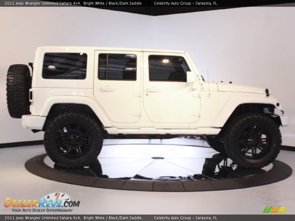2011 Jeep Wrangler Unlimited Sahara 4x4 Bright White / Black/Dark Saddle Photo #8