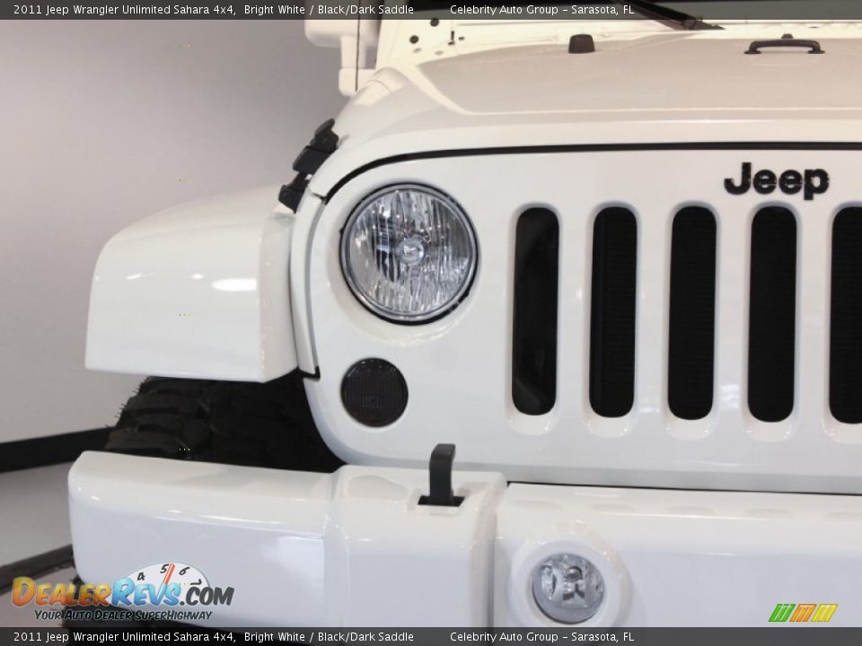 2011 Jeep Wrangler Unlimited Sahara 4x4 Bright White / Black/Dark Saddle Photo #11
