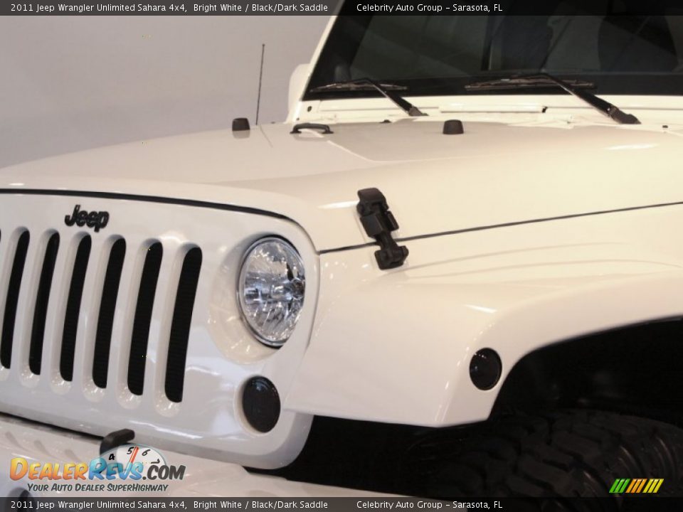 2011 Jeep Wrangler Unlimited Sahara 4x4 Bright White / Black/Dark Saddle Photo #13