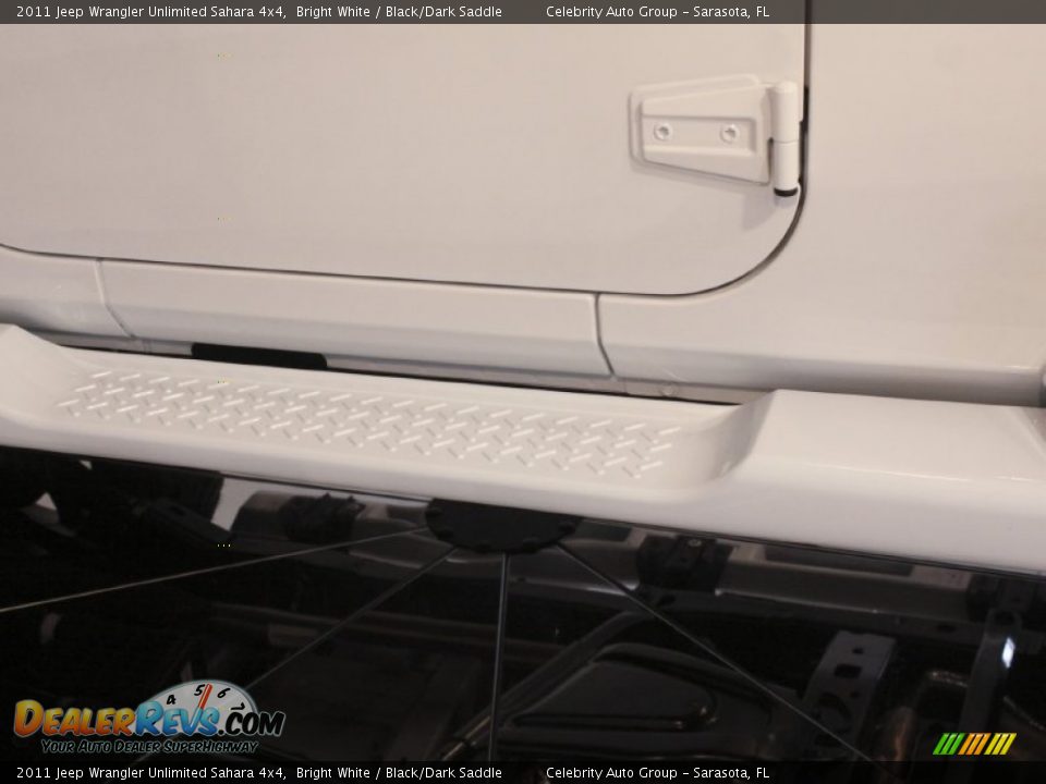 2011 Jeep Wrangler Unlimited Sahara 4x4 Bright White / Black/Dark Saddle Photo #23