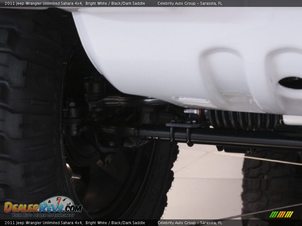 2011 Jeep Wrangler Unlimited Sahara 4x4 Bright White / Black/Dark Saddle Photo #28