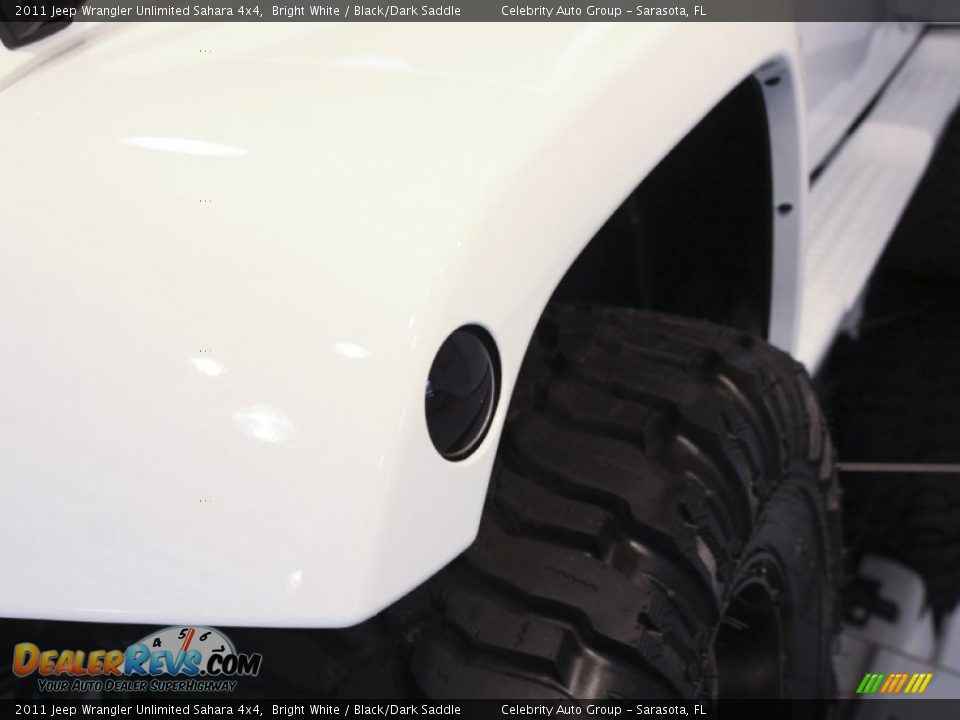 2011 Jeep Wrangler Unlimited Sahara 4x4 Bright White / Black/Dark Saddle Photo #30